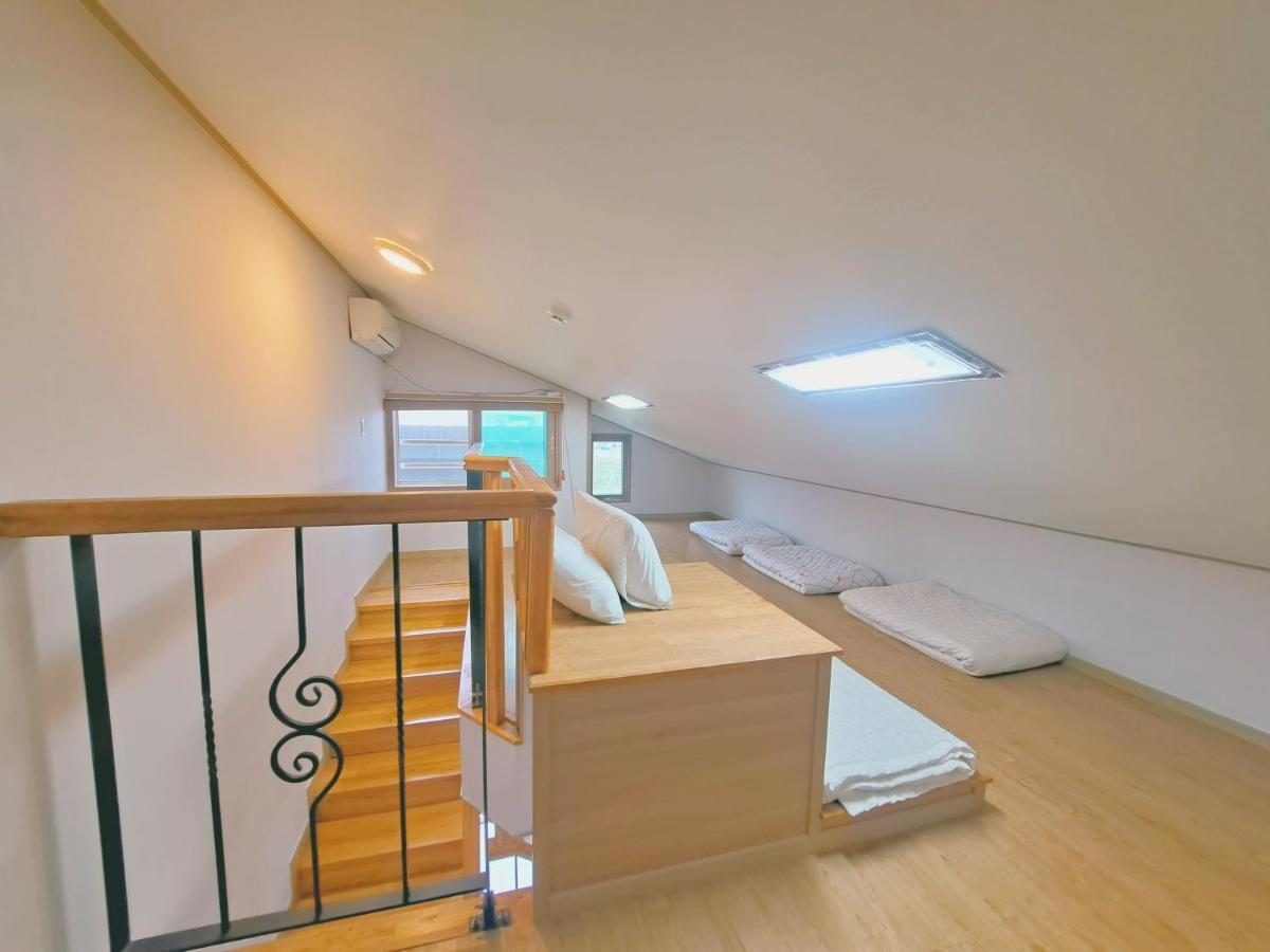Jeju Gillime Pension Buitenkant foto