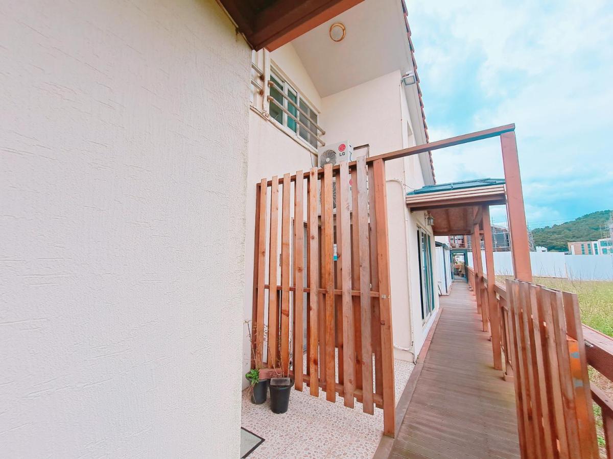 Jeju Gillime Pension Buitenkant foto