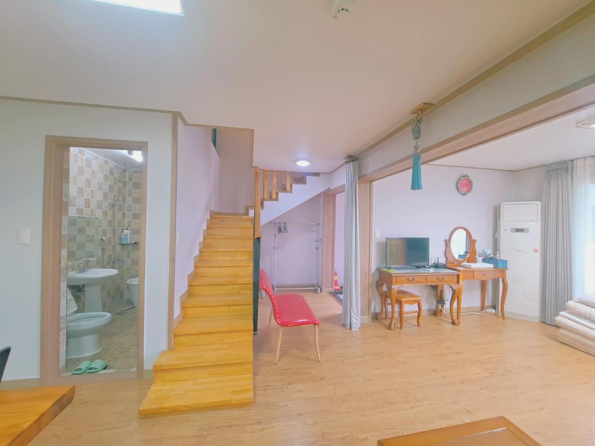 Jeju Gillime Pension Buitenkant foto