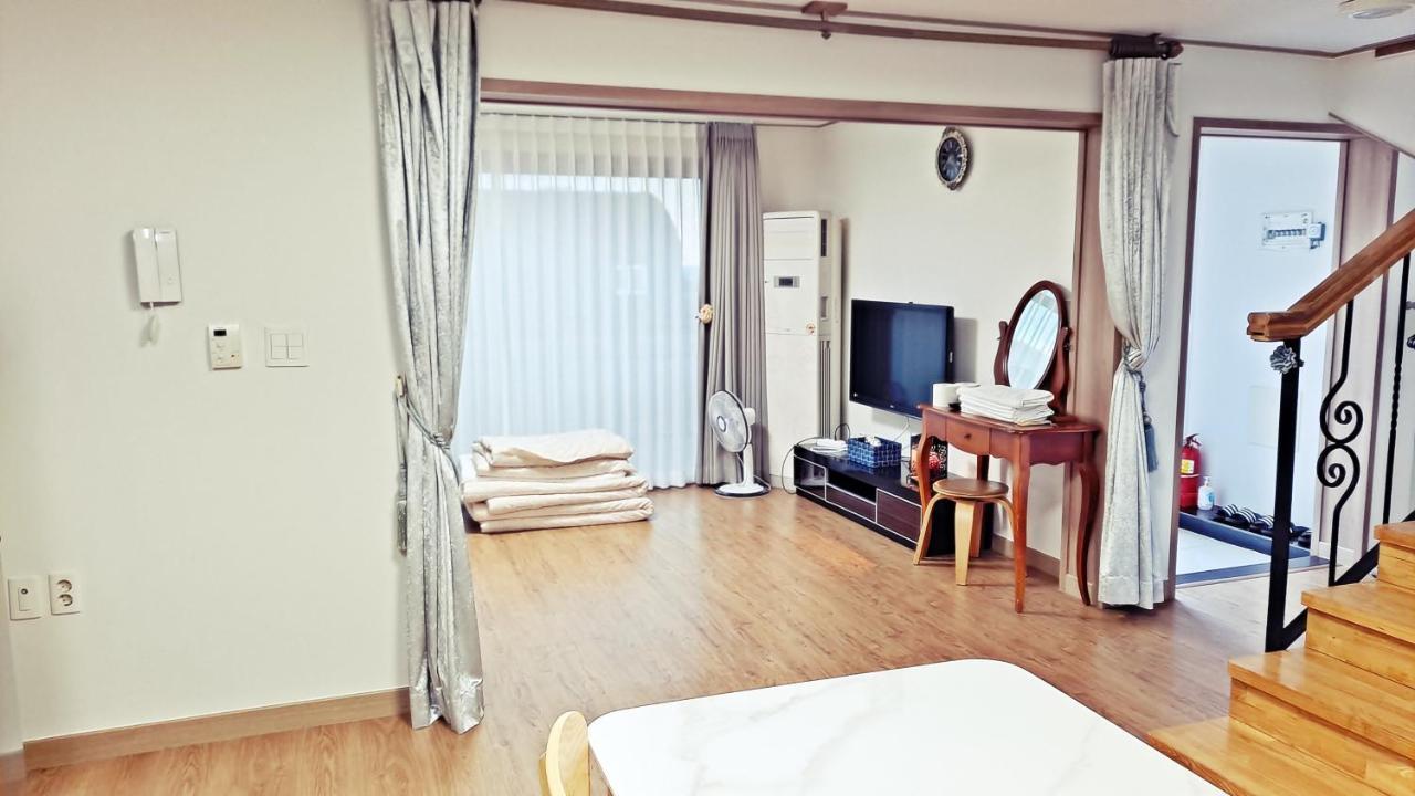 Jeju Gillime Pension Buitenkant foto