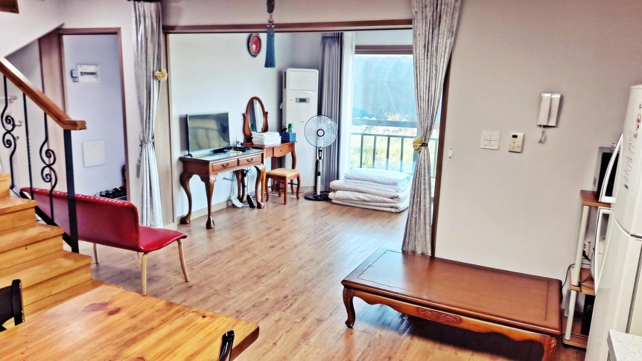 Jeju Gillime Pension Buitenkant foto
